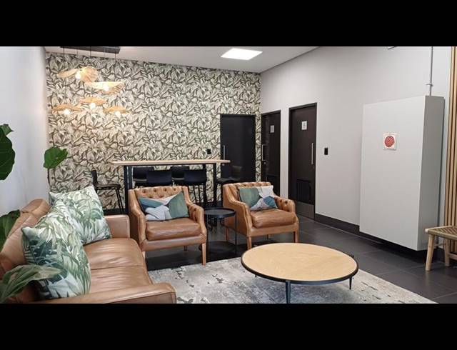 BUSINESS PROPERTY TO RENT IN ROOIHUISKRAAL NORTH